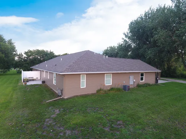 $269,500 | 305 1st Avenue Southwest, Geneva, MN 56035