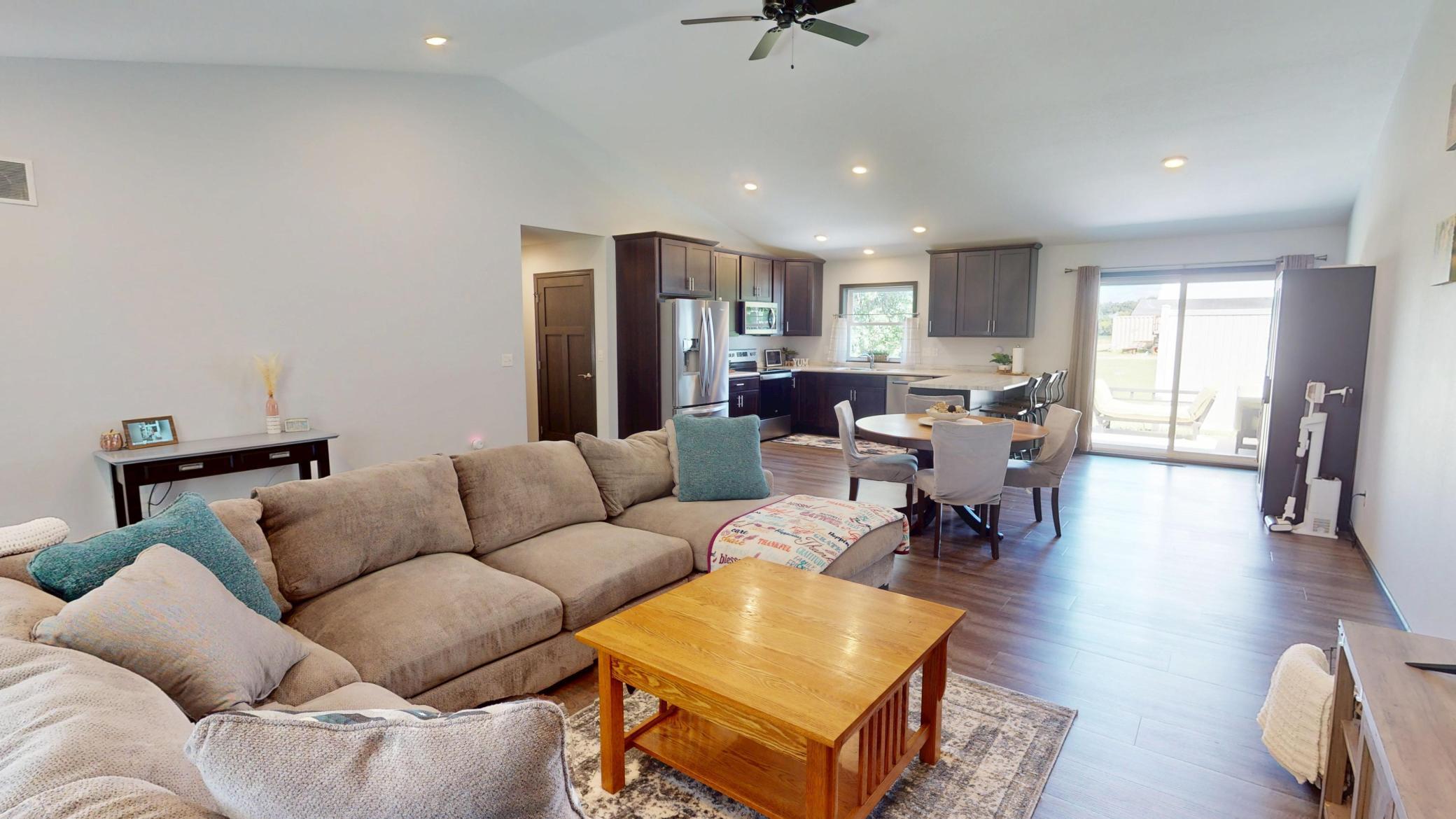 305 1st Avenue Southwest Geneva, MN 56035 - Photo 4 of 43