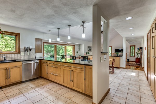 180 East Emerson Road Lexington, MA 02420 - Photo 14 of 27