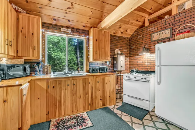 $385,000 | 5 Pine Lane, Dallas Plt, ME 04970