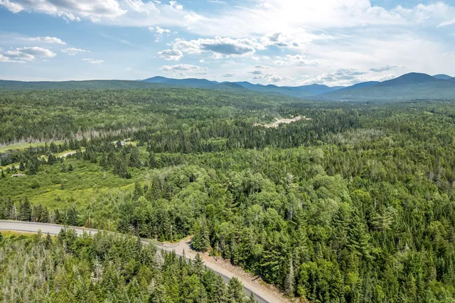 $399,000 | 5 Pine Lane, Dallas Plt, ME 04970