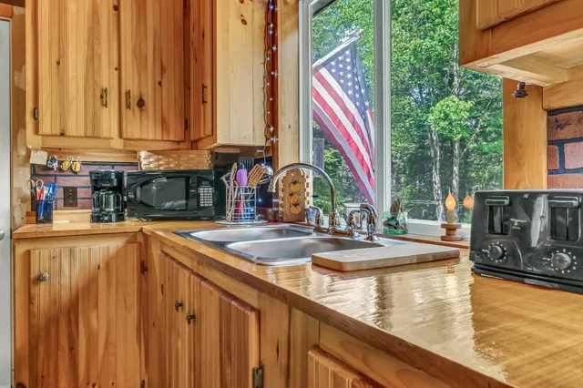 $399,000 | 5 Pine Lane, Dallas Plt, ME 04970