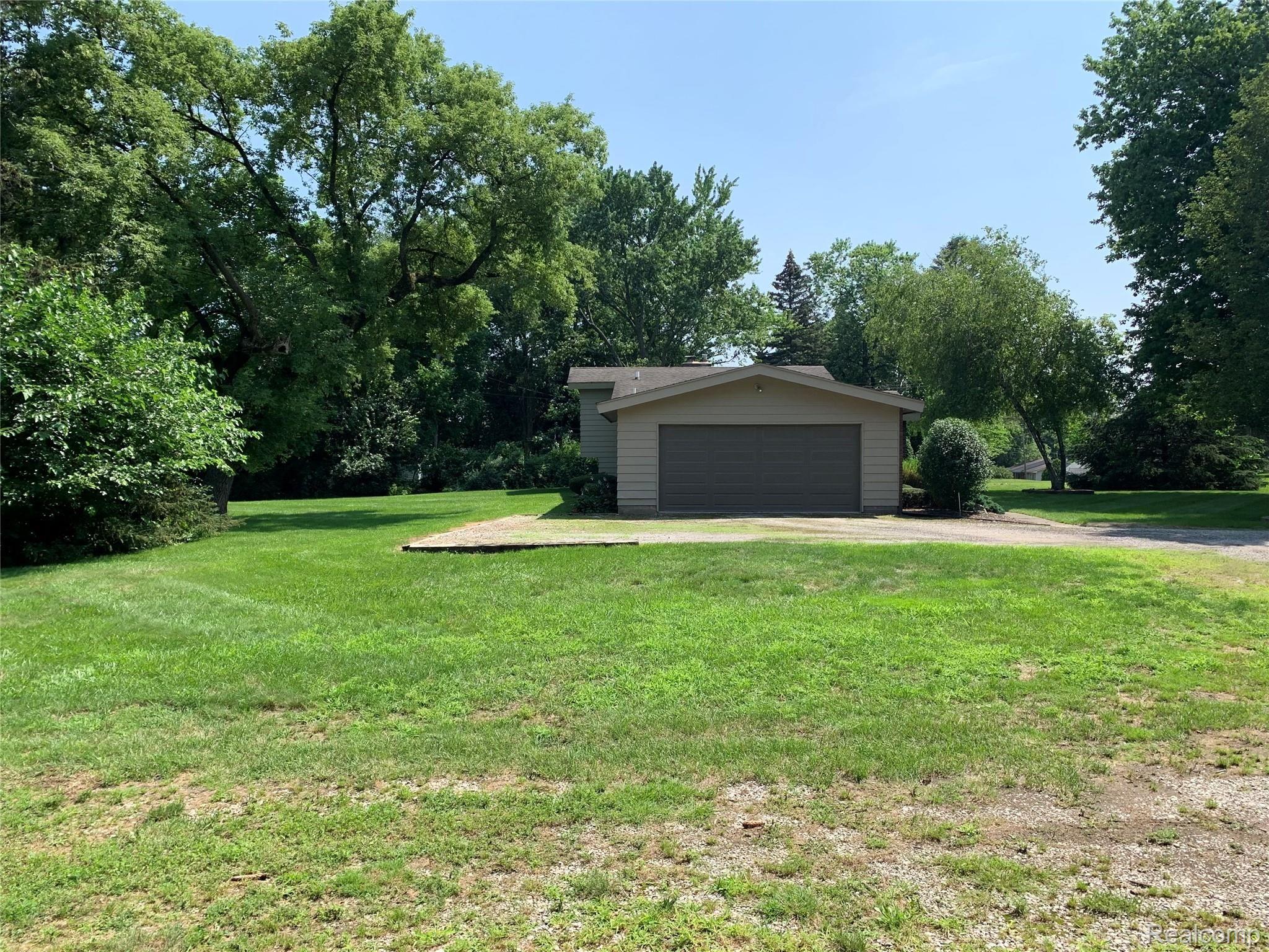 2841 Grant Road Rochester, MI 48309 - Photo 9 of 47 image00009.jpeg