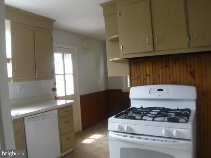 30 Rolling Road Claymont, DE 19703 - Photo 8 of 25 Gallery Image 8
