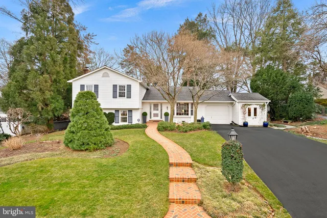 $1,300,000 | 8527 Pappas Way, Annandale, VA 22003