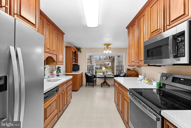 $1,300,000 | 8527 Pappas Way, Annandale, VA 22003