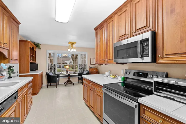 $1,300,000 | 8527 Pappas Way, Annandale, VA 22003