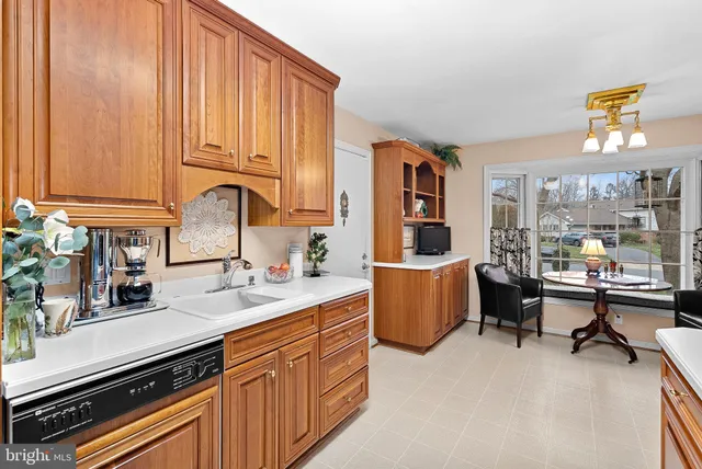 $1,300,000 | 8527 Pappas Way, Annandale, VA 22003