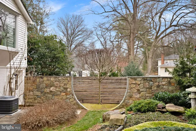 $1,300,000 | 8527 Pappas Way, Annandale, VA 22003