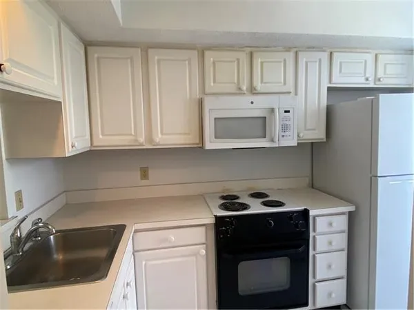 $1,250 | 3400 North Arnoult Road, Unit 210, Metairie, LA 70002