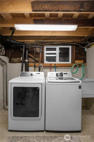 $1,900 | 806 Northeast 71st Street, Unit B, Seattle, WA 98115