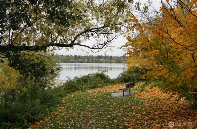 $1,900 | 806 Northeast 71st Street, Unit B, Seattle, WA 98115