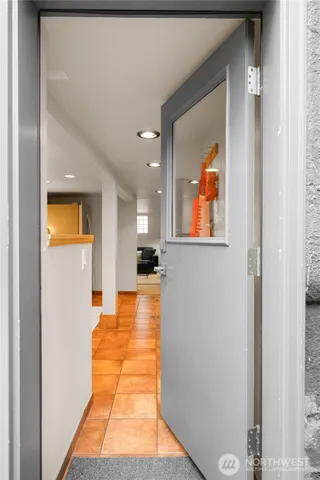 $1,900 | 806 Northeast 71st Street, Unit B, Seattle, WA 98115