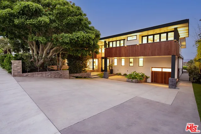 $15,249,000 | 934 1st Street, Manhattan Beach, CA 90266