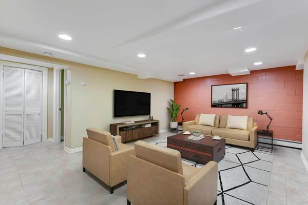 $639,000 | 333 West 2nd Street, Waconia, MN 55387