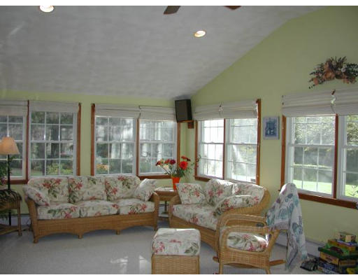 34 Old Stage Road Chelmsford, MA 01824 - Photo 9 of 12 Gallery Image 9