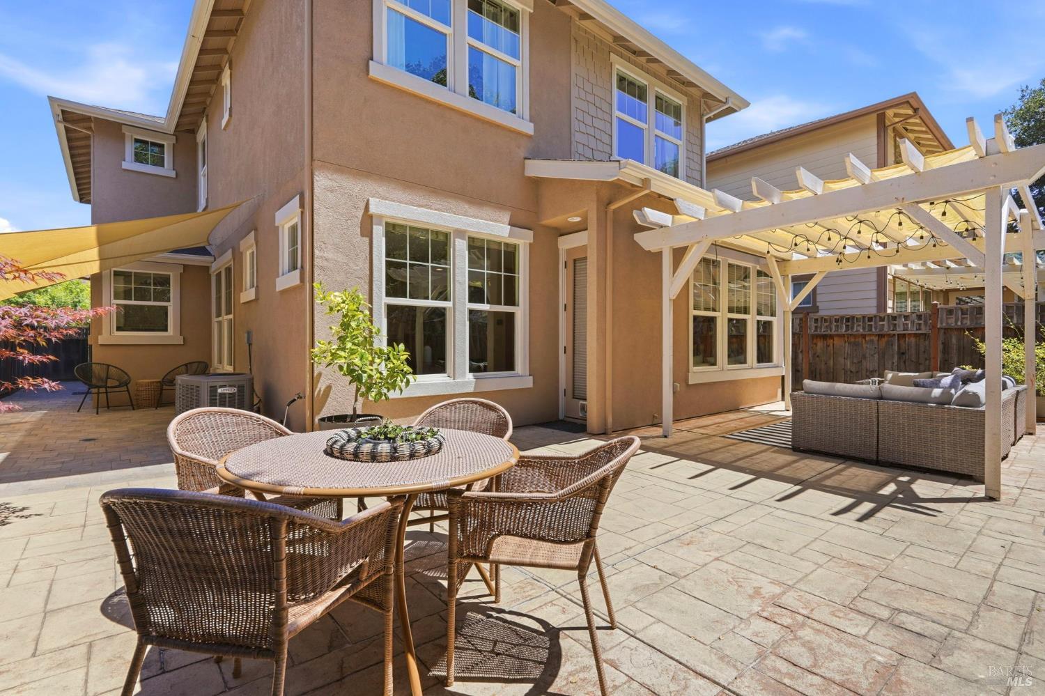 24 Bonsai Court San Rafael, CA 94903 - Photo 2 of 40
