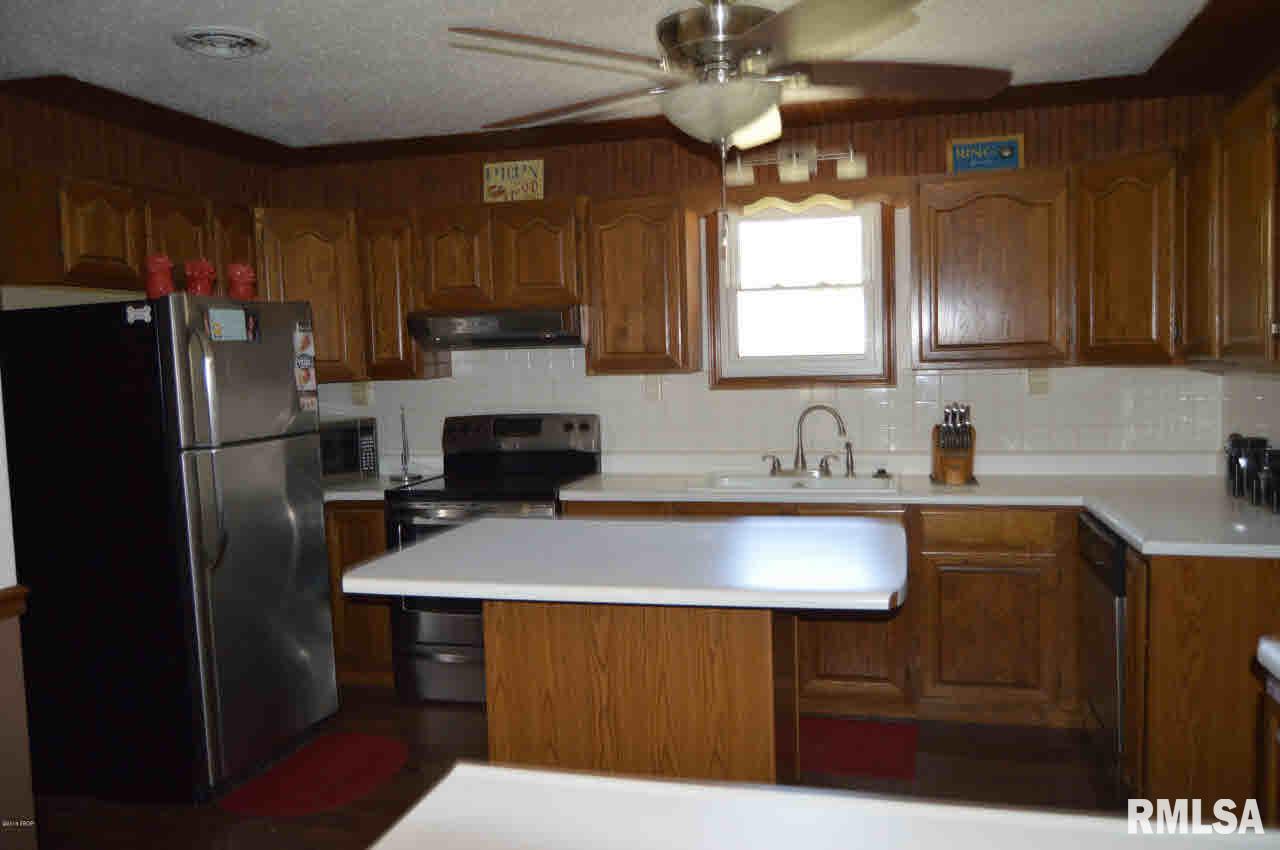 105 East Patton Valier, IL 62891 - Photo 7 of 19 Gallery Image 7
