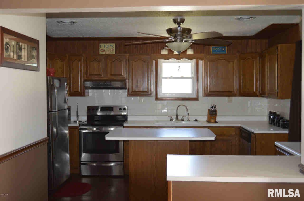 105 East Patton Valier, IL 62891 - Photo 8 of 19 Gallery Image 8