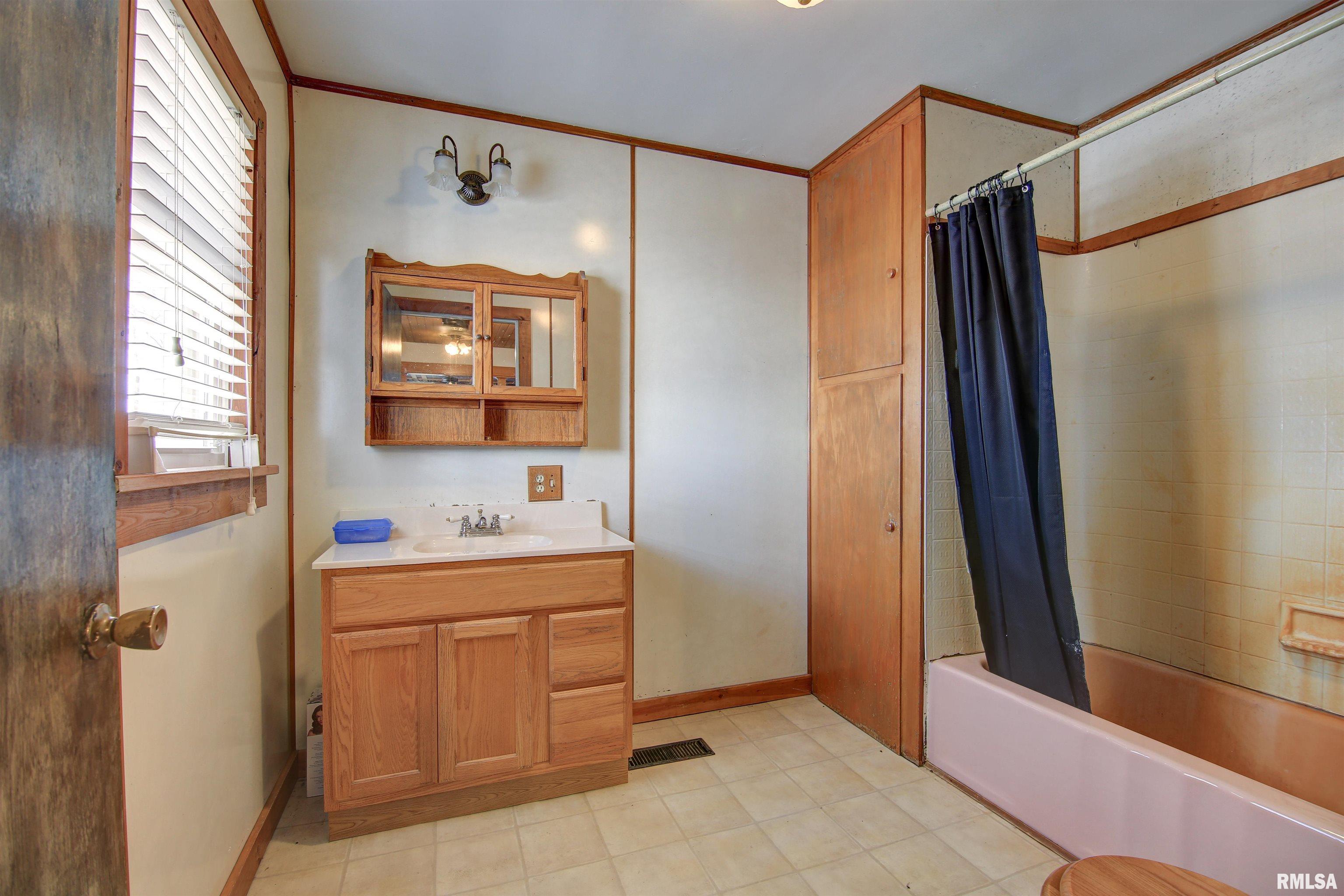19270 Fellows Road Morrison, IL 61270 - Photo 6 of 34