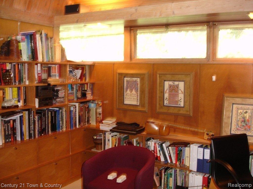 3755 West Pemberton Road Bloomfield Hills, MI 48302 - Photo 18 of 20 Library