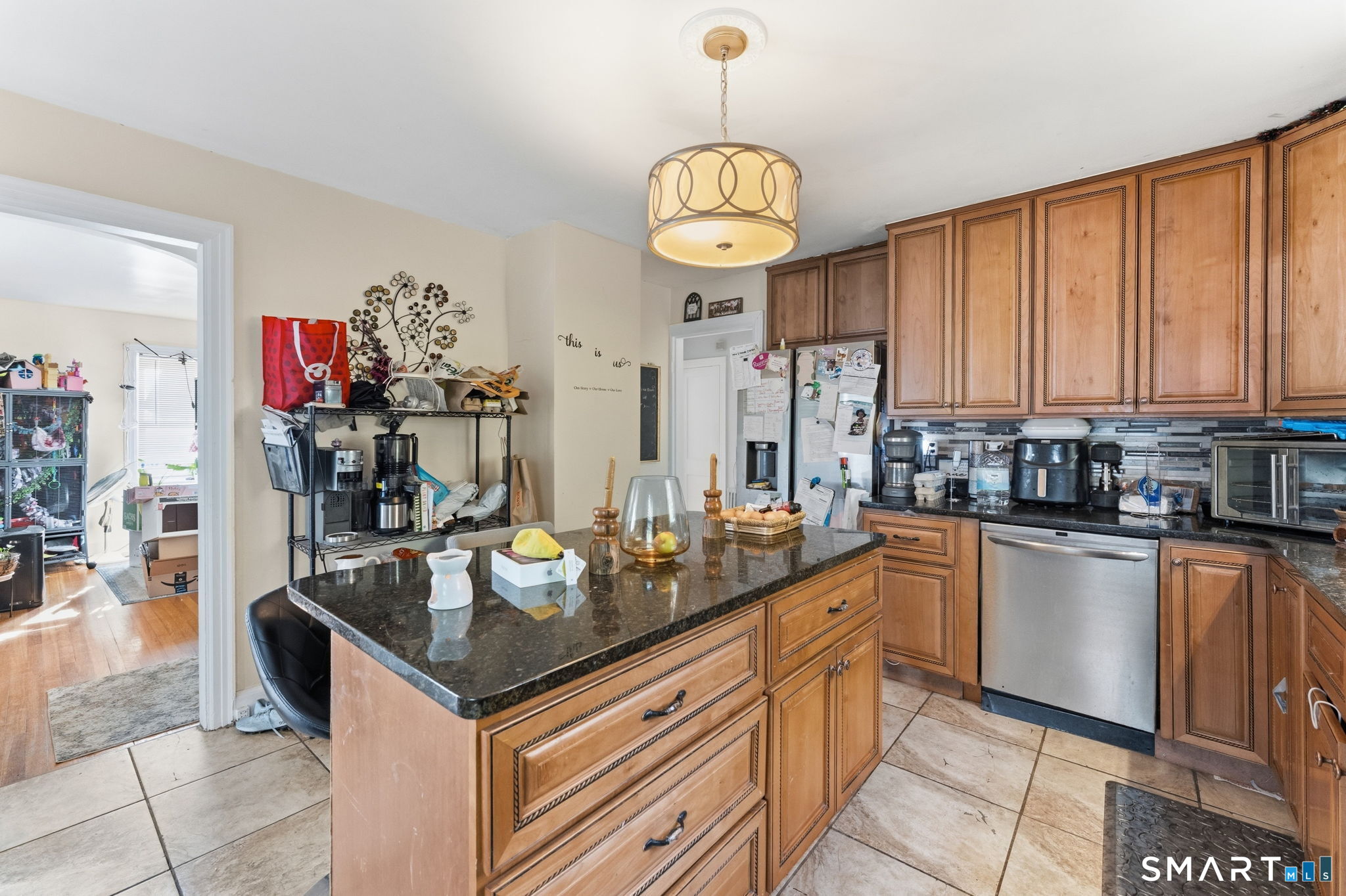 59 Raymond Street New London, CT 06320 - Photo 5 of 31