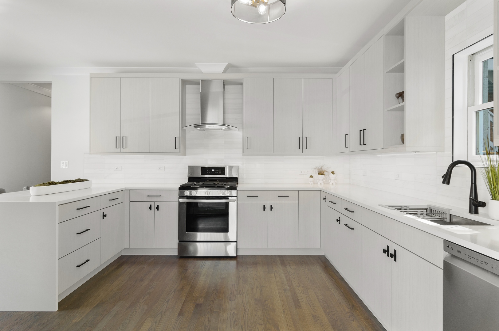 1116 West Addison Street Chicago, IL 60613 - Photo 8 of 48 Gallery Image 8