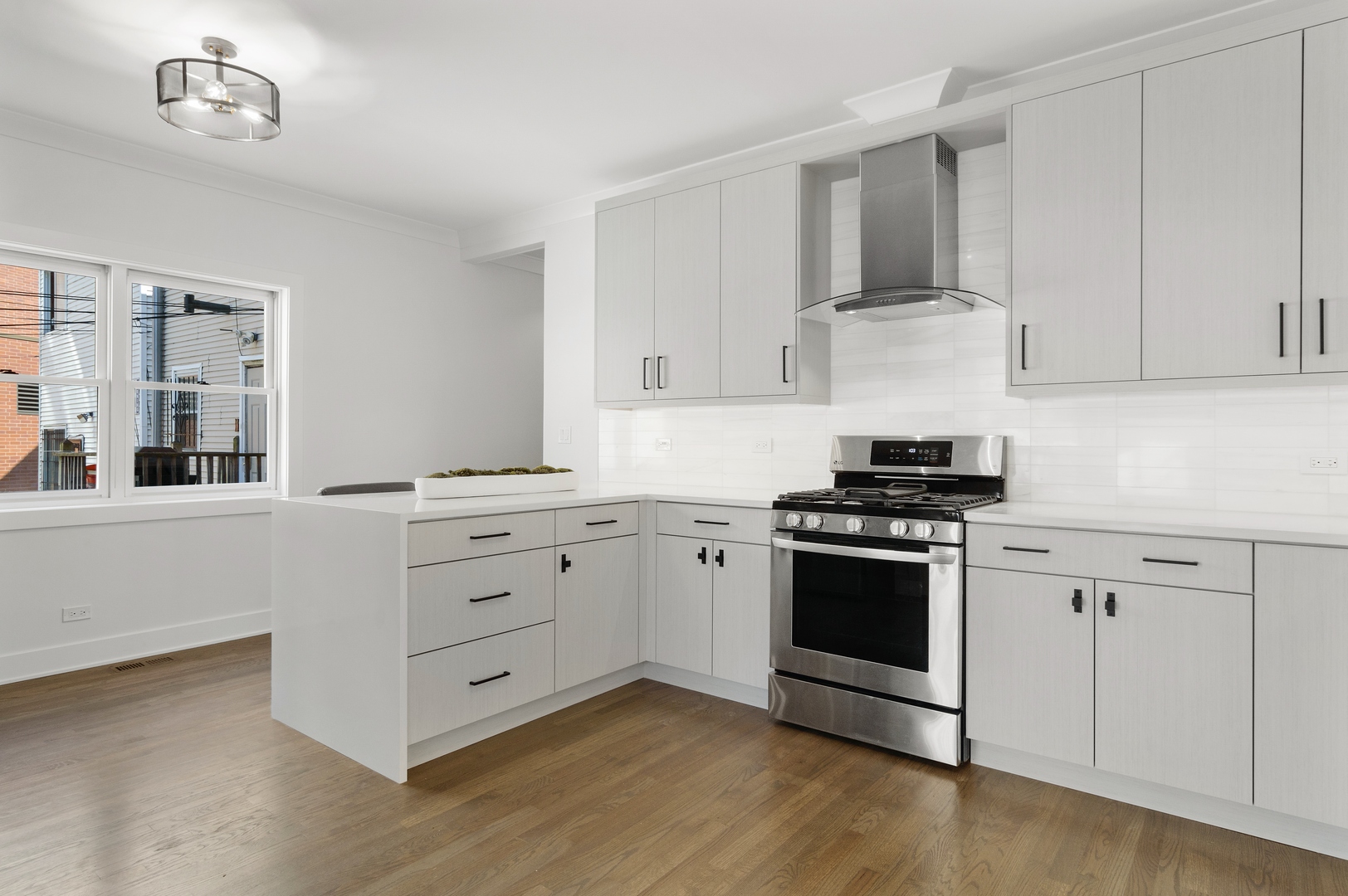 1116 West Addison Street Chicago, IL 60613 - Photo 9 of 48 Gallery Image 9