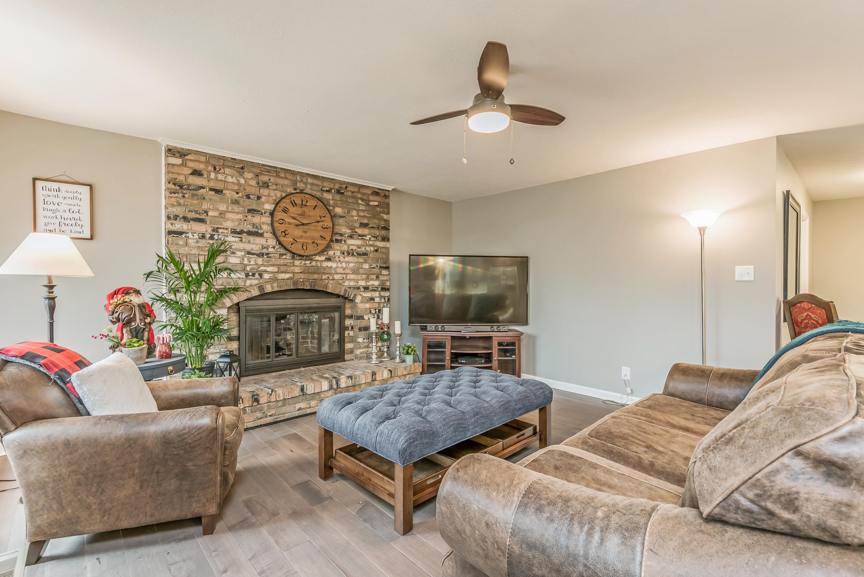 8015 Shady Lane Powell, TN 37849 - Photo 3 of 38 8015shadyln-8