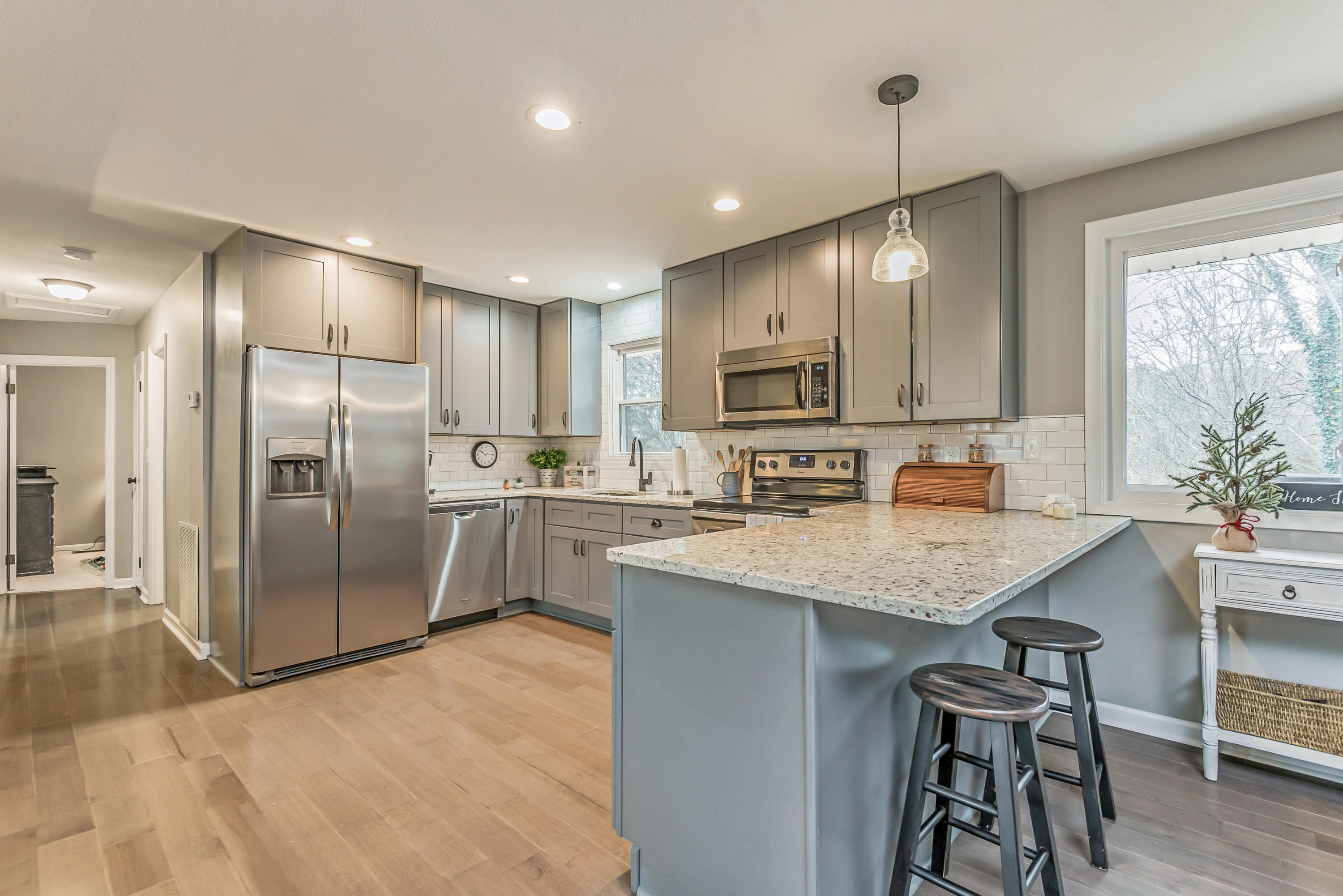 8015 Shady Lane Powell, TN 37849 - Photo 9 of 38 8015shadyln-11