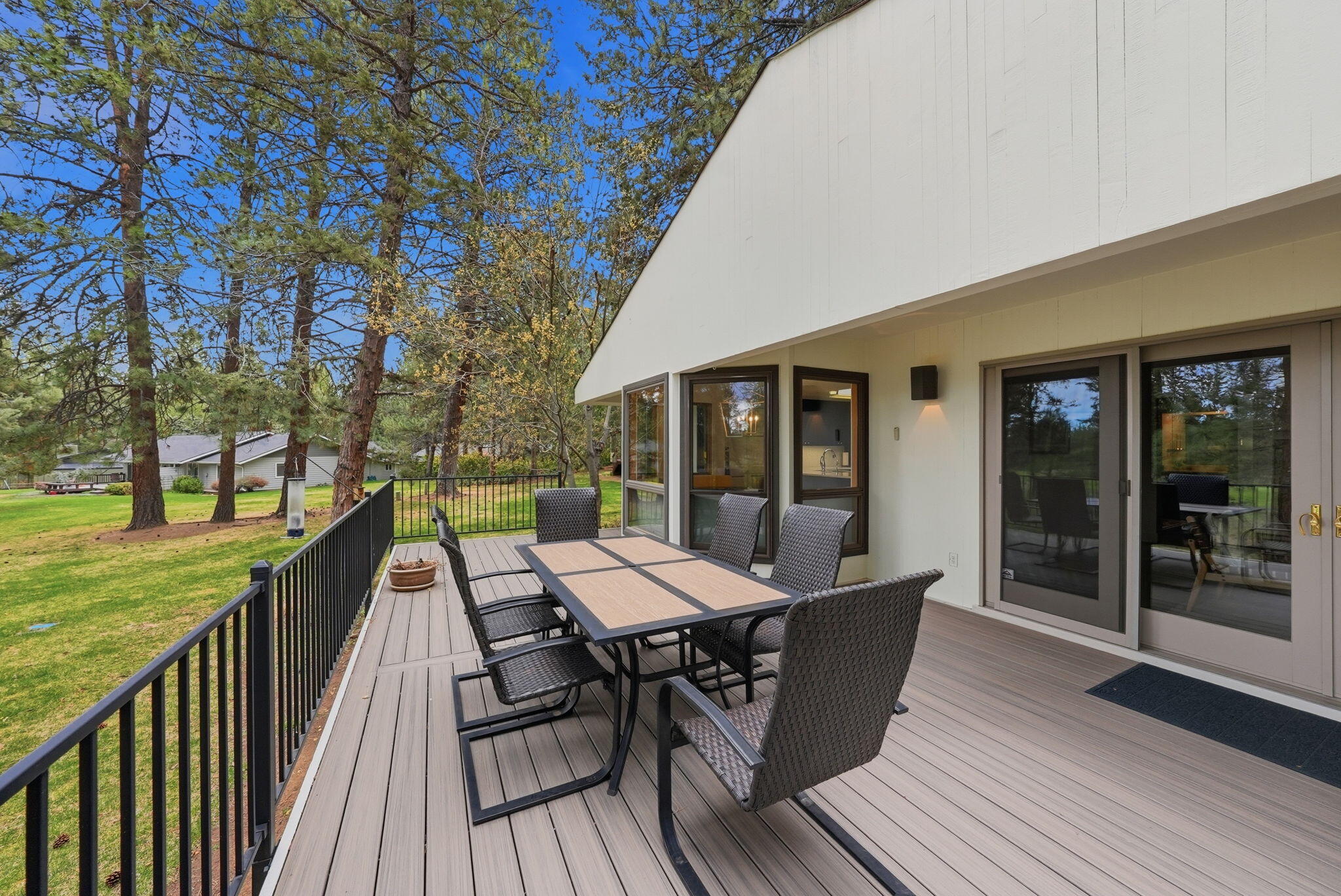 20344 Donkey Sled Road Bend, OR 97702 - Photo 33 of 74 33-web-or-mls-Riley_Visuals_018
