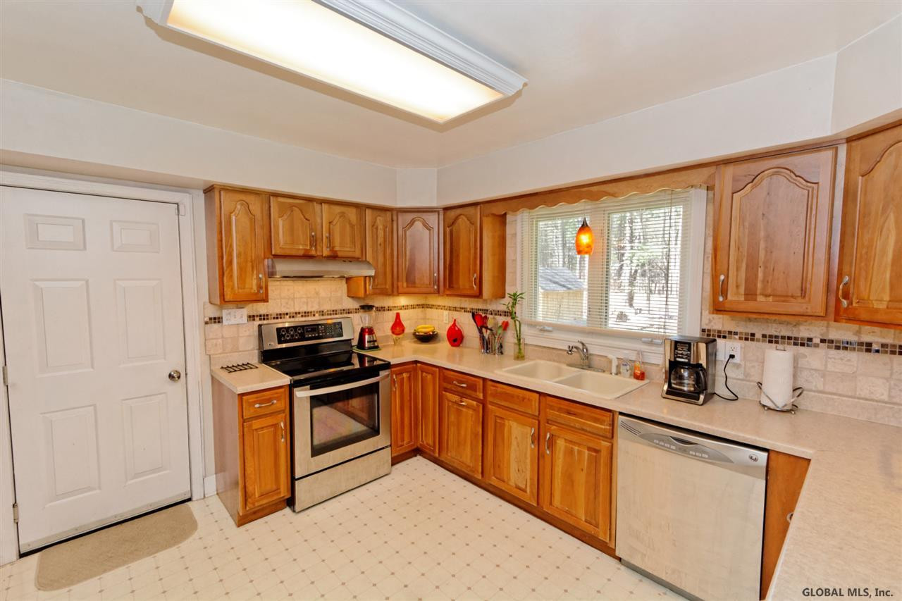 49 Fletcher Road Guilderland, NY 12203 - Photo 8 of 25 Photo 8