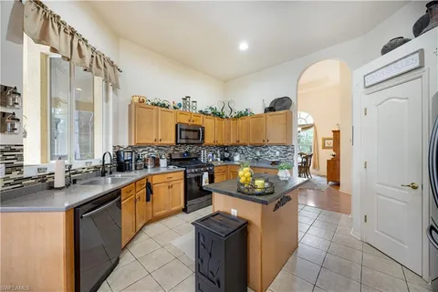 $930,000 | 1860 22nd Avenue Northeast, Naples, FL 34120