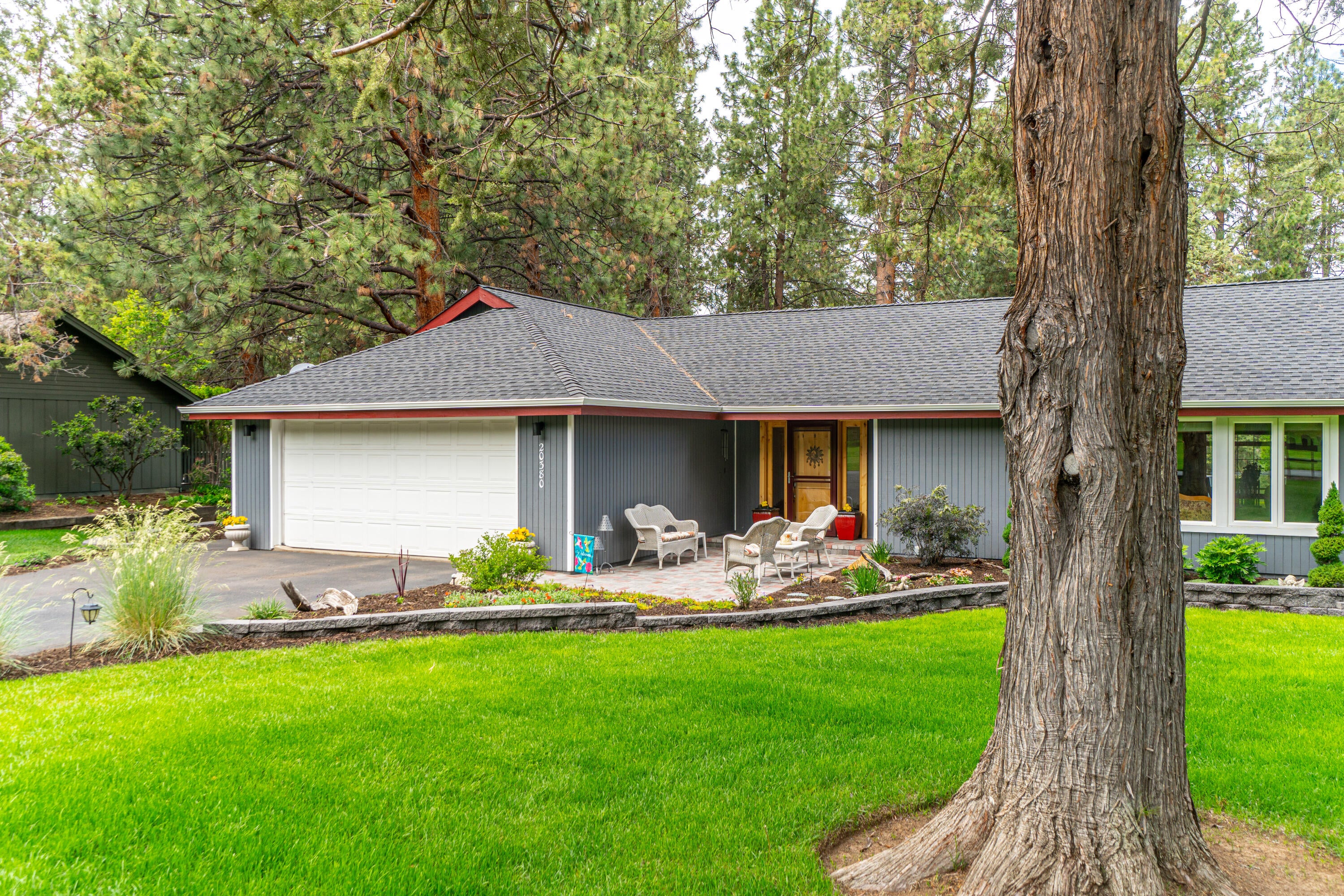 20380 Donkey Sled Road Bend, OR 97702 - Photo 4 of 47 RileyVisuals-15