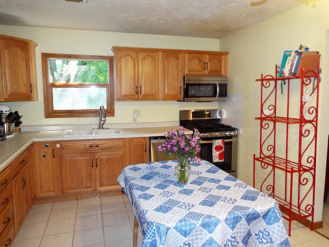380 Douglas Road Batavia, IL 60510 - Photo 7 of 23