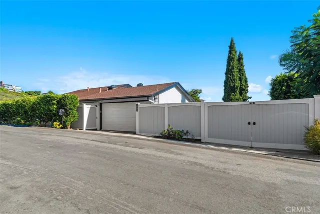 a view of an outdoor space with seating area