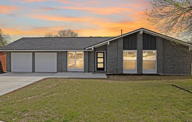 a view of a house with a outdoor space