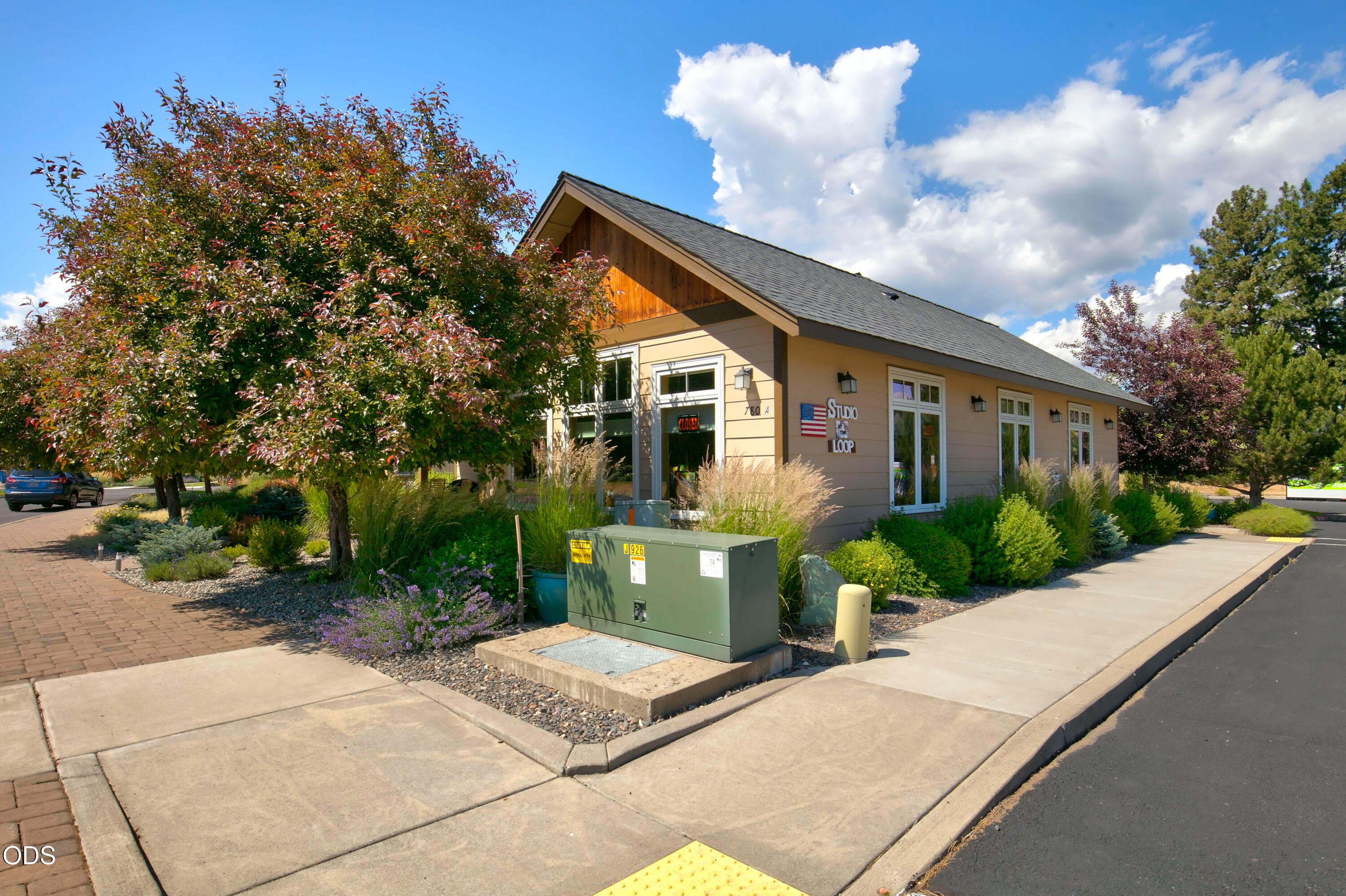 780 West View Loop Sisters, OR 97759 - Photo 18 of 21 Gallery Image 18
