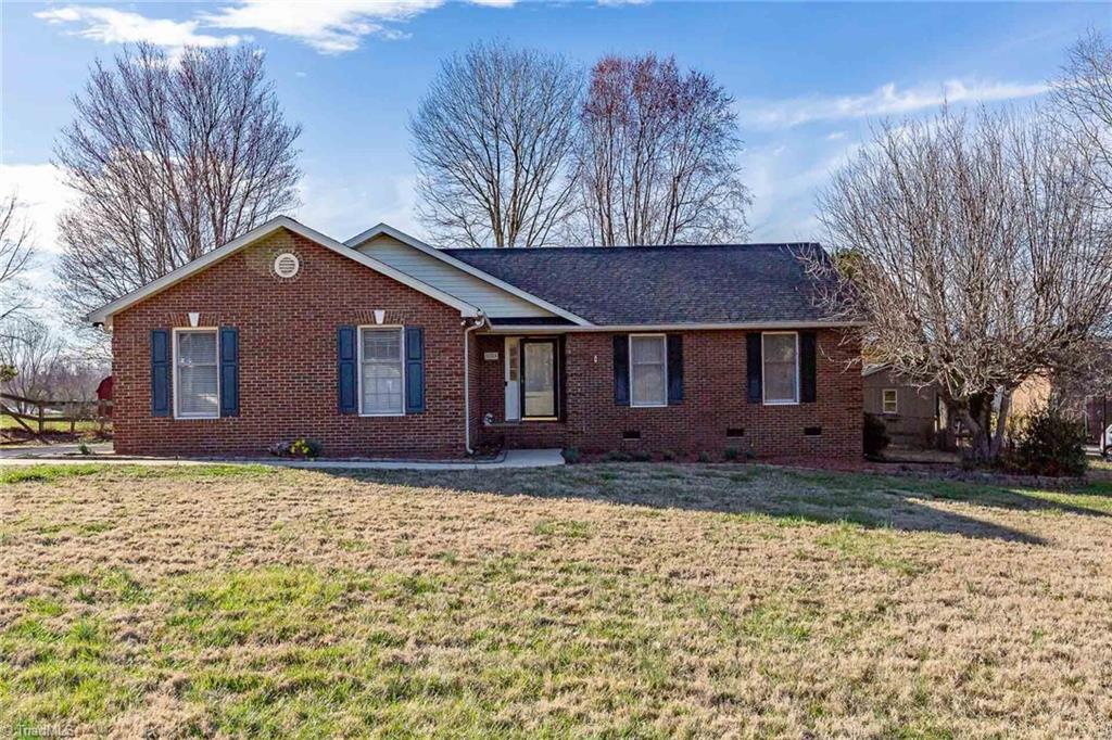 5489 Rolling Meadows Road Randleman, NC 27317 - Photo 3 of 40 Gallery Image 3