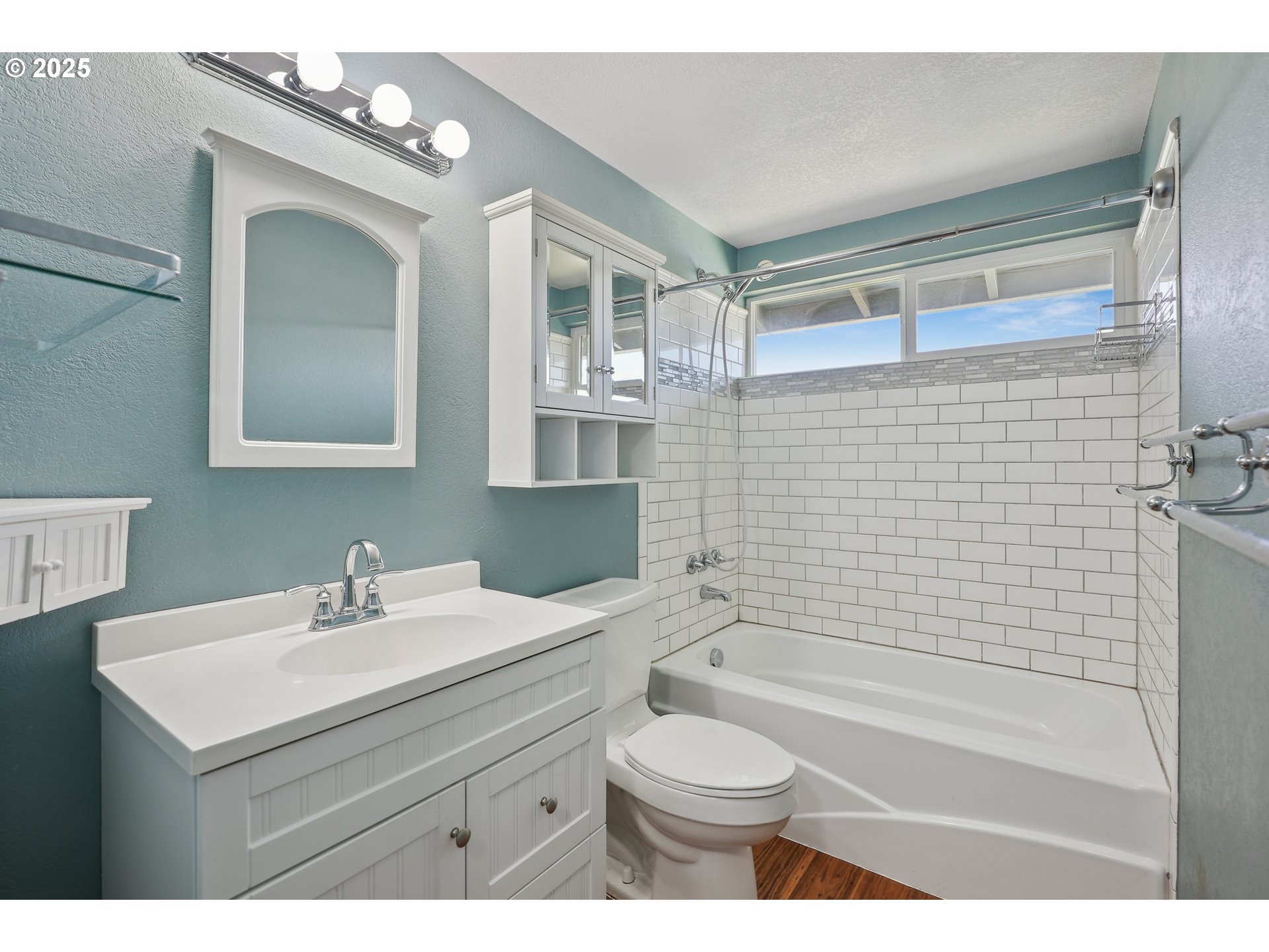 1510 Deborah Road, Unit 4 Newberg, OR 97132 - Photo 21 of 26 a bathroom with a sink a toilet and shower