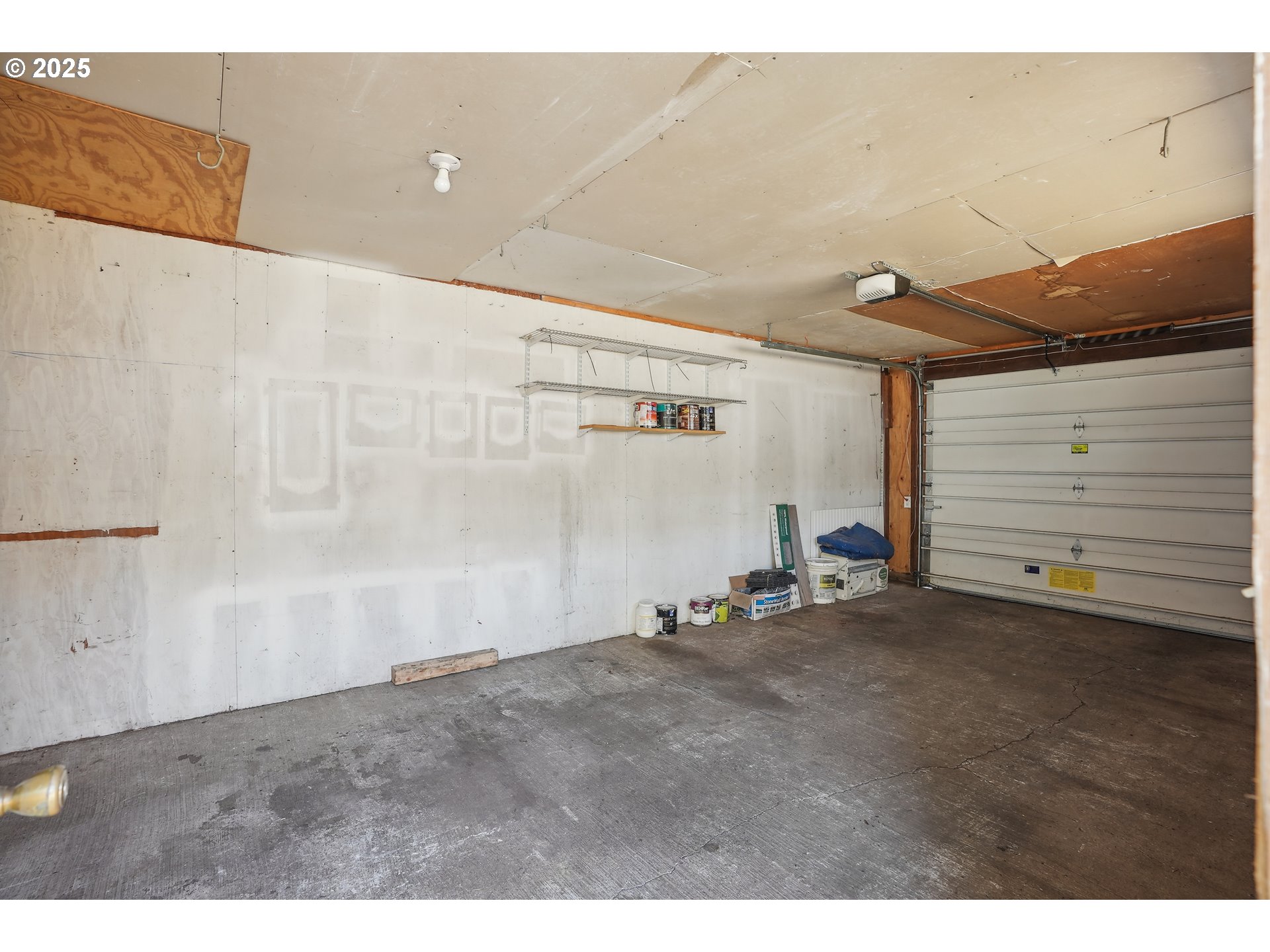 1510 Deborah Road, Unit 4 Newberg, OR 97132 - Photo 22 of 26 a view of a garage