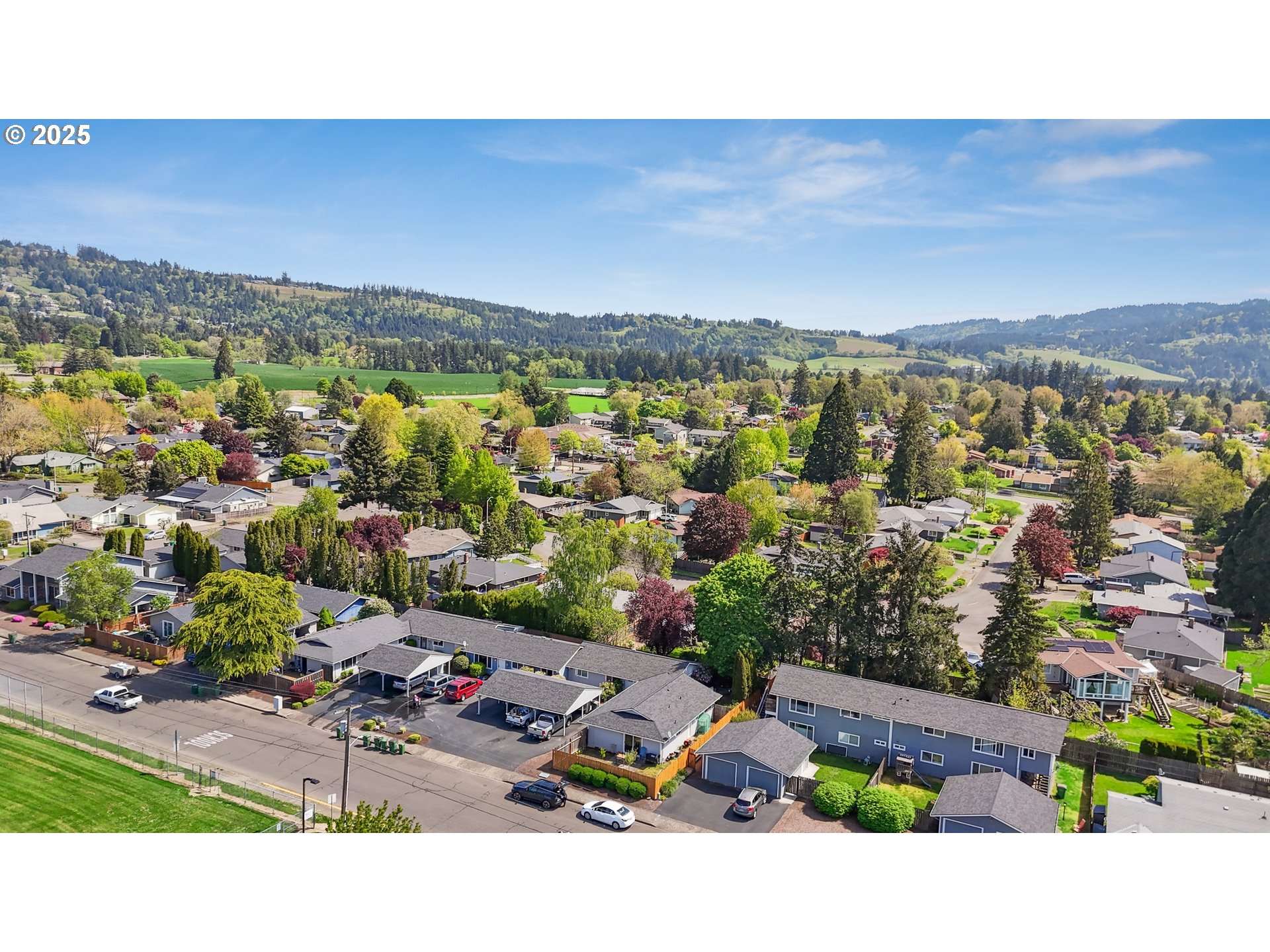 1510 Deborah Road, Unit 4 Newberg, OR 97132 - Photo 25 of 26 an aerial view of a city
