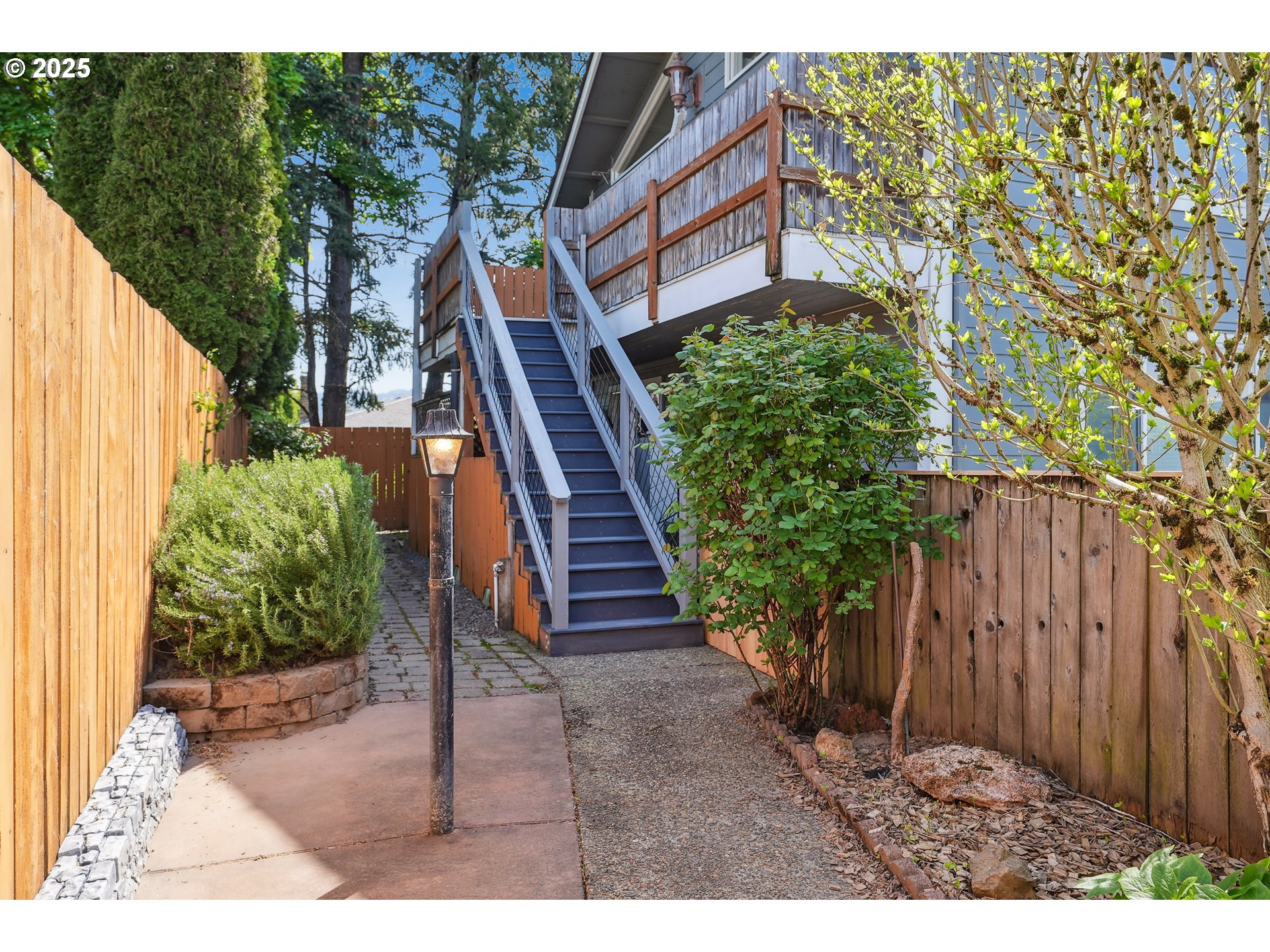 1510 Deborah Road, Unit 4 Newberg, OR 97132 - Photo 4 of 26 a backyard of a house with lots of green space