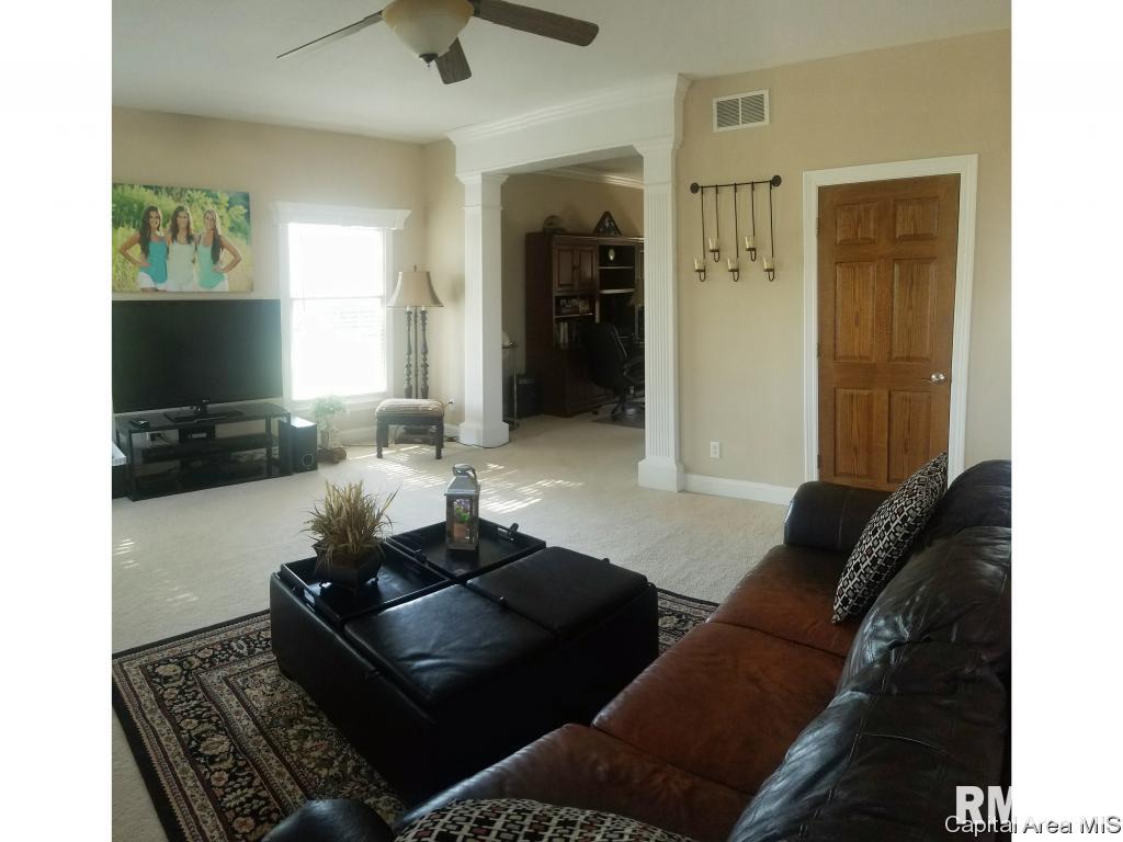 3564 Benbrook Drive Springfield, IL 62711 - Photo 3 of 28 Gallery Image 3