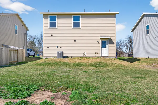 $2,200 | 940 21st Street, Hempstead, TX 77445