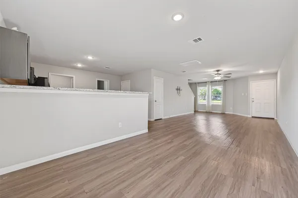 $2,200 | 940 21st Street, Hempstead, TX 77445