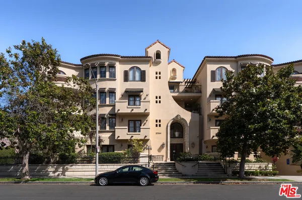 $1,199,000 | 10364 Almayo Avenue, Unit 205, Los Angeles, CA 90064