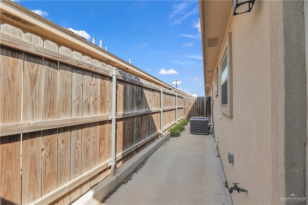 1017 East Myrtle Beach Avenue McAllen, TX 78503 - Photo 17 of 18 a view of entryway