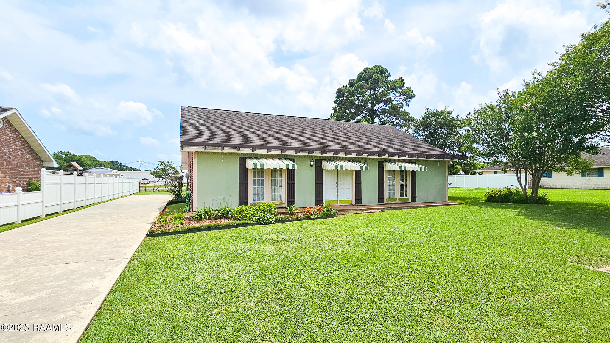 113 Jeanne Street Eunice, LA 70535 - Photo 2 of 32 20250520_135046