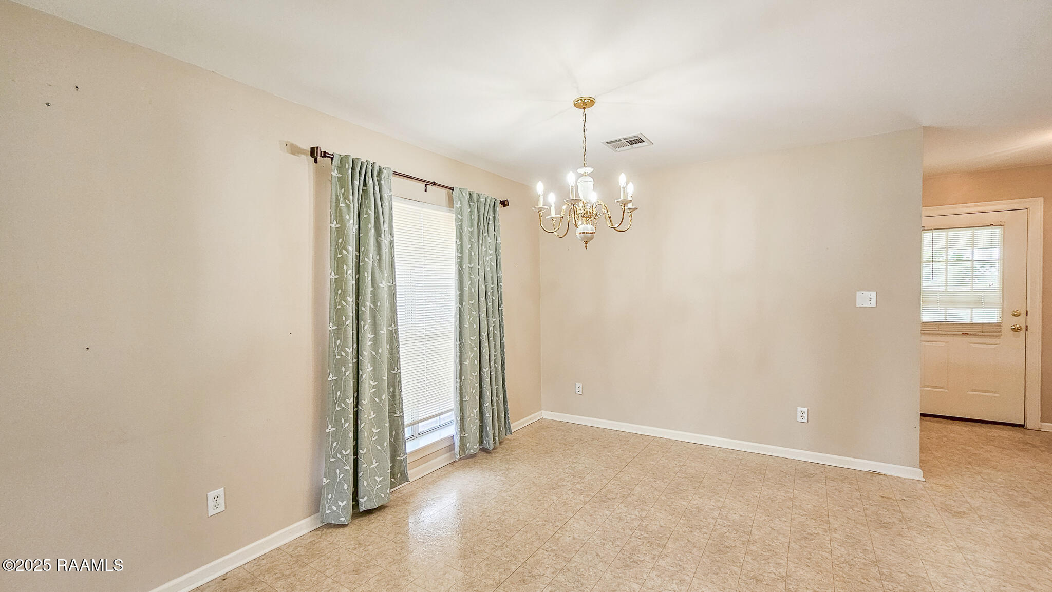 113 Jeanne Street Eunice, LA 70535 - Photo 10 of 32 20250520_141607